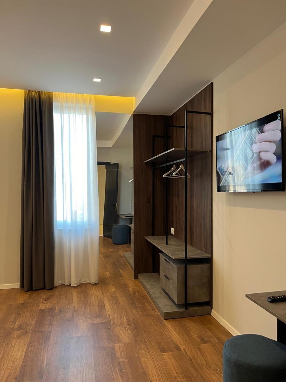 North Alb Hotel Шкодер Екстер'єр фото
